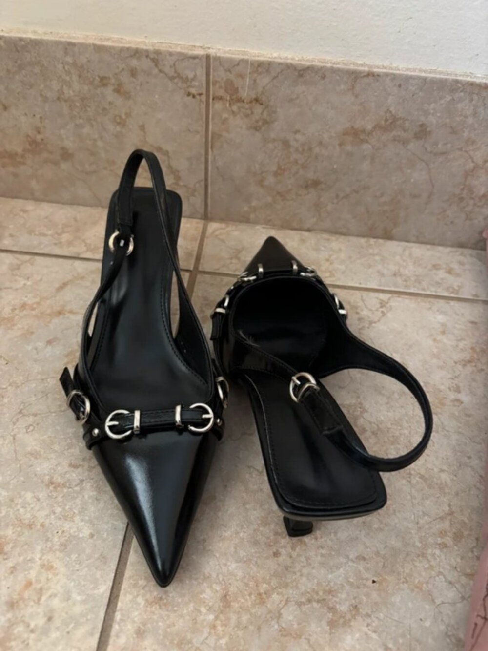 pointed toe sling back